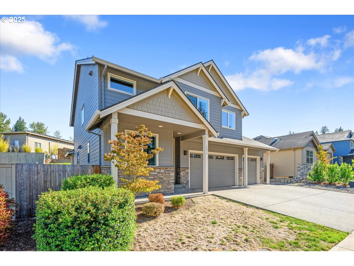 1375 NE CASCADIA RIDGE DR