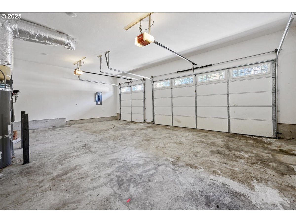 1375 NE CASCADIA RIDGE DR