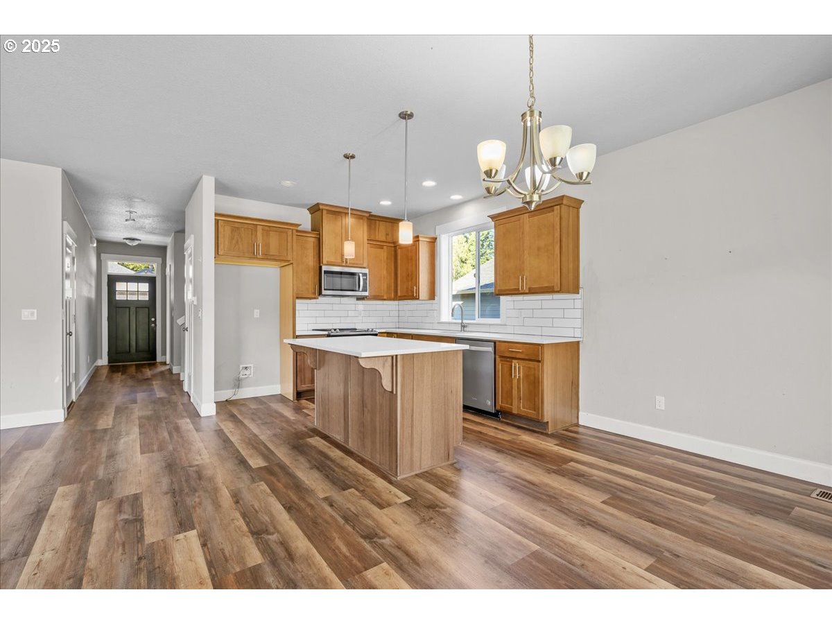 1375 NE CASCADIA RIDGE DR