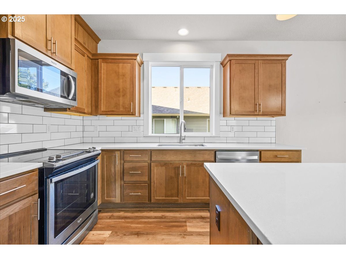 1375 NE CASCADIA RIDGE DR