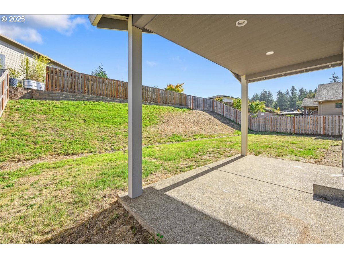 1375 NE CASCADIA RIDGE DR