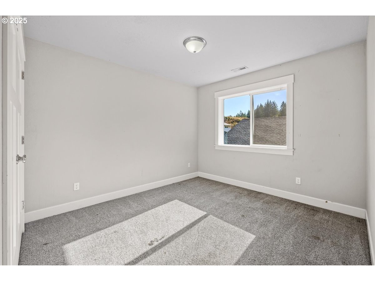 1375 NE CASCADIA RIDGE DR