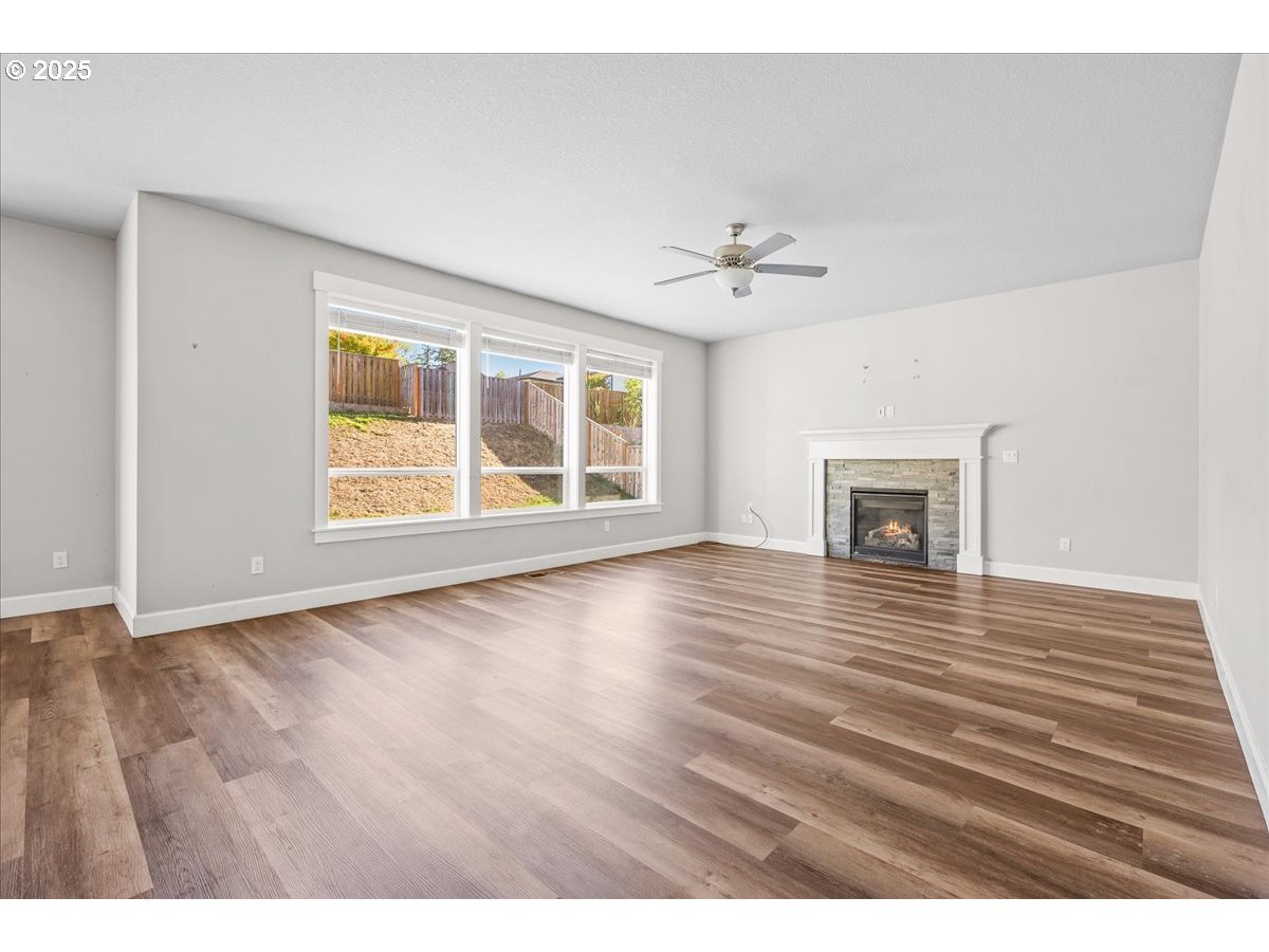 1375 NE CASCADIA RIDGE DR