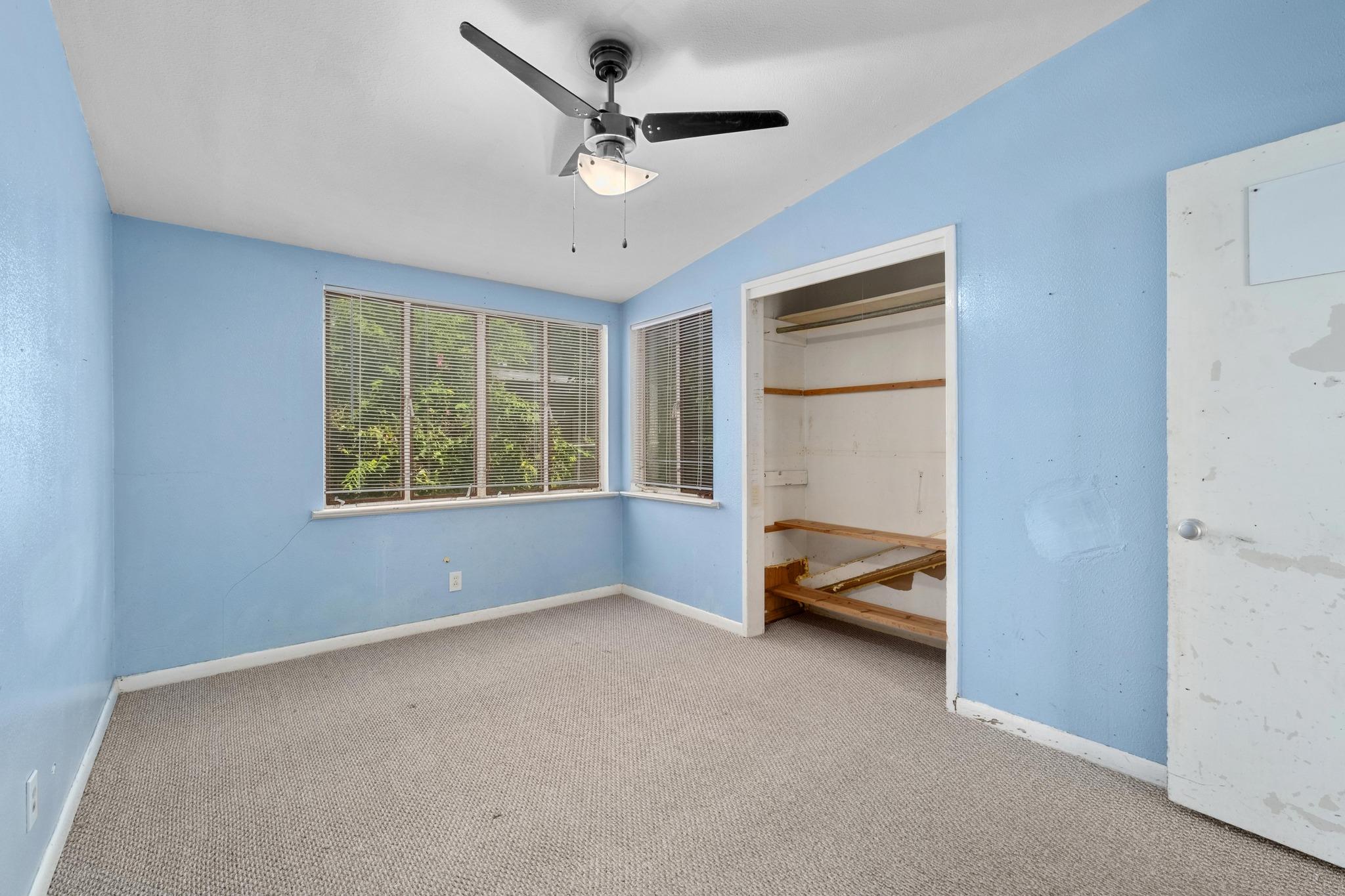 1821 Dexter ST