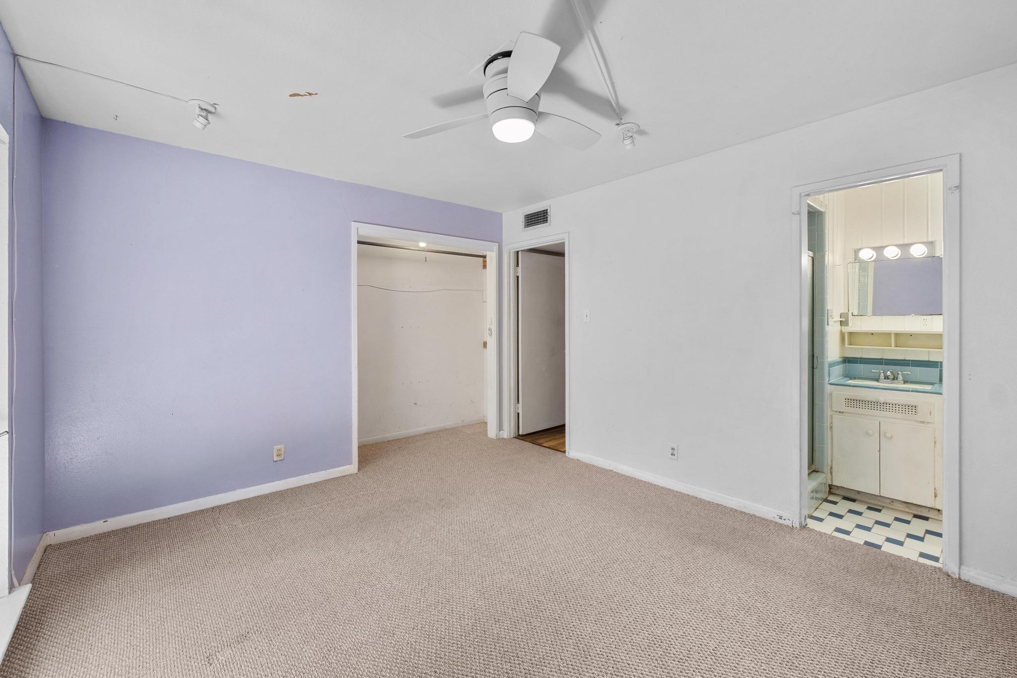 1821 Dexter ST