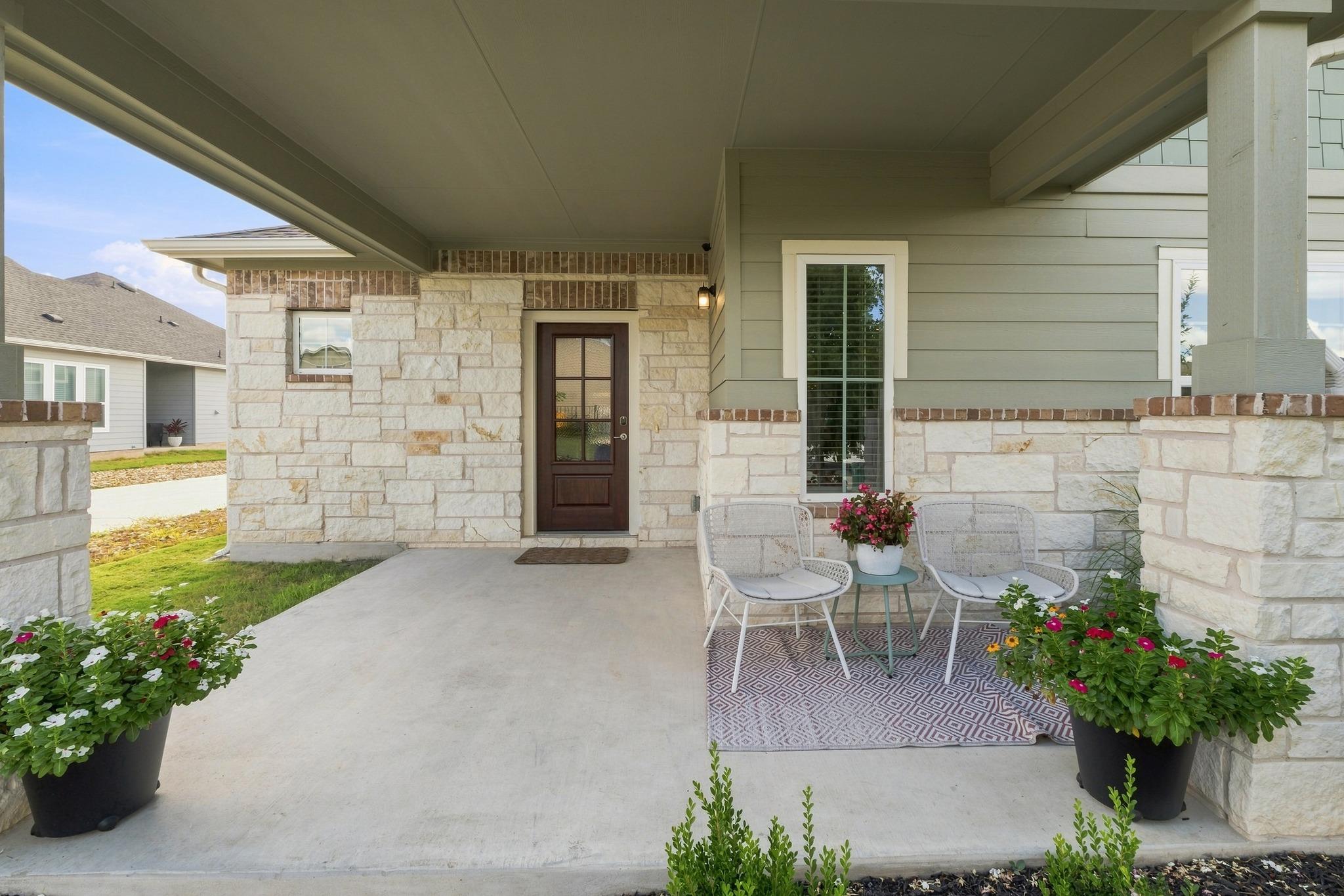 9207 Looksee LN