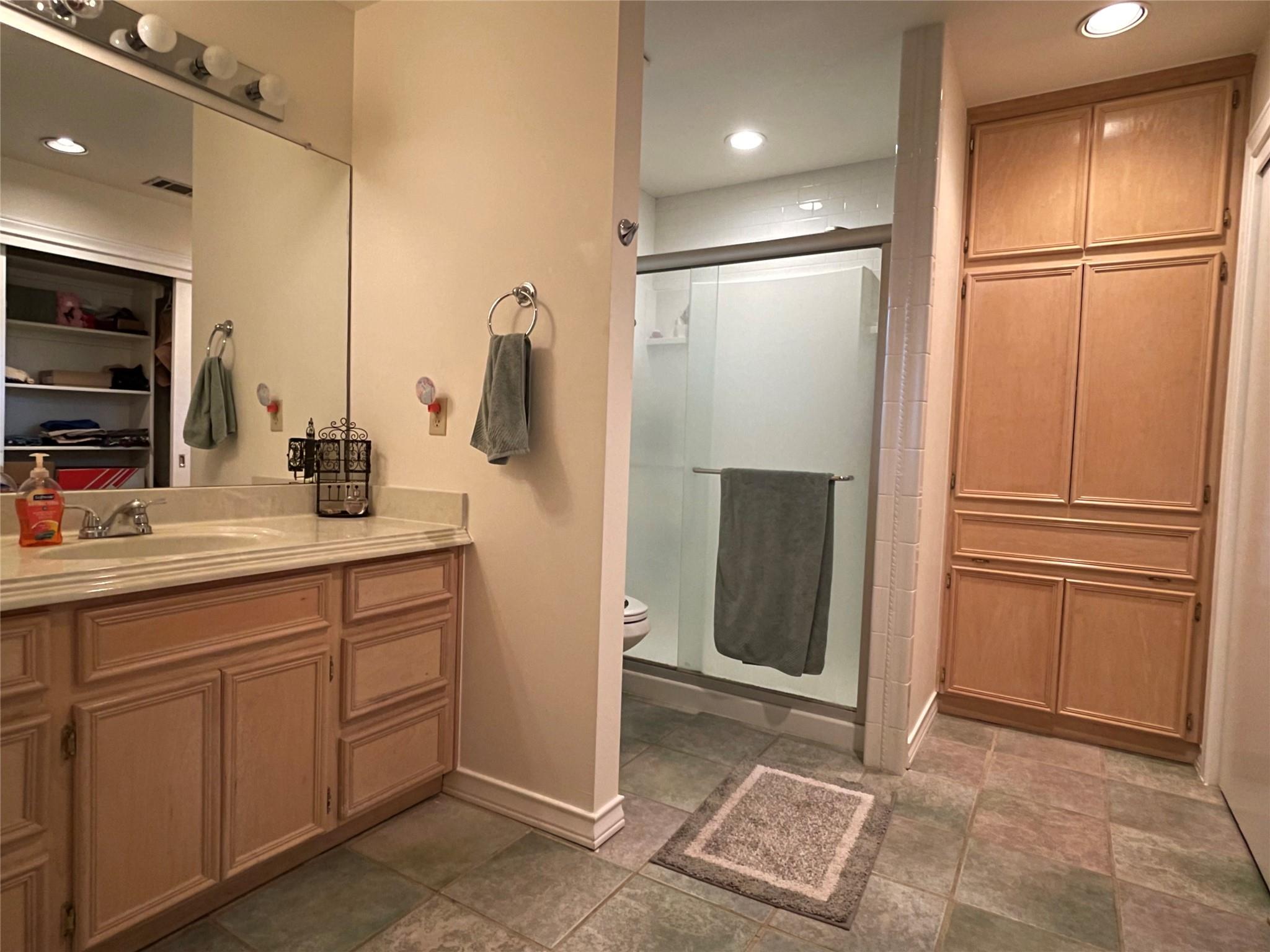 603 Green Field CV