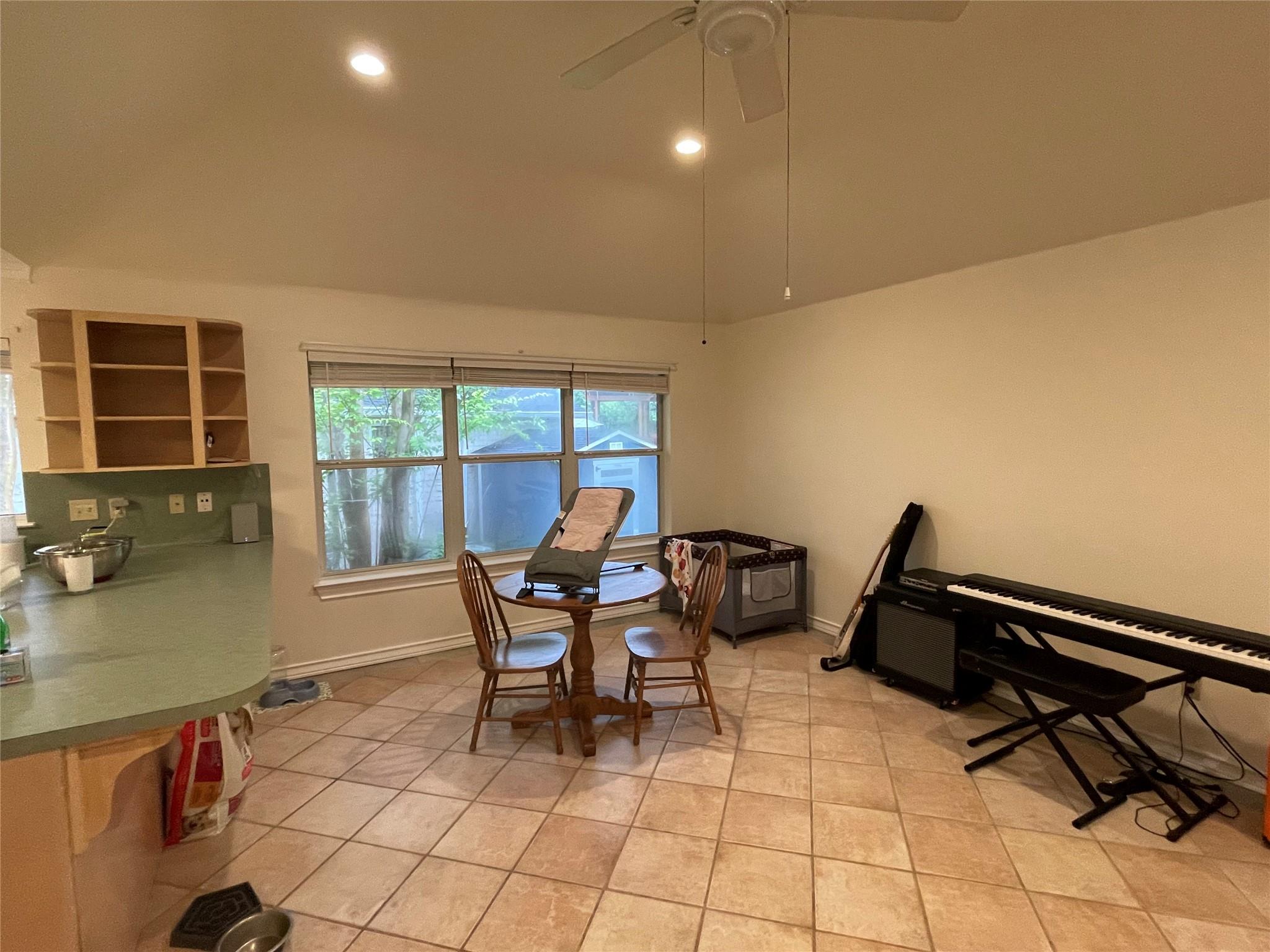 603 Green Field CV