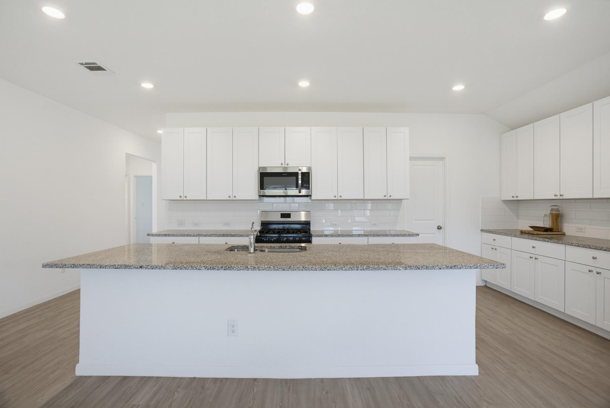5904 Geronimo WAY