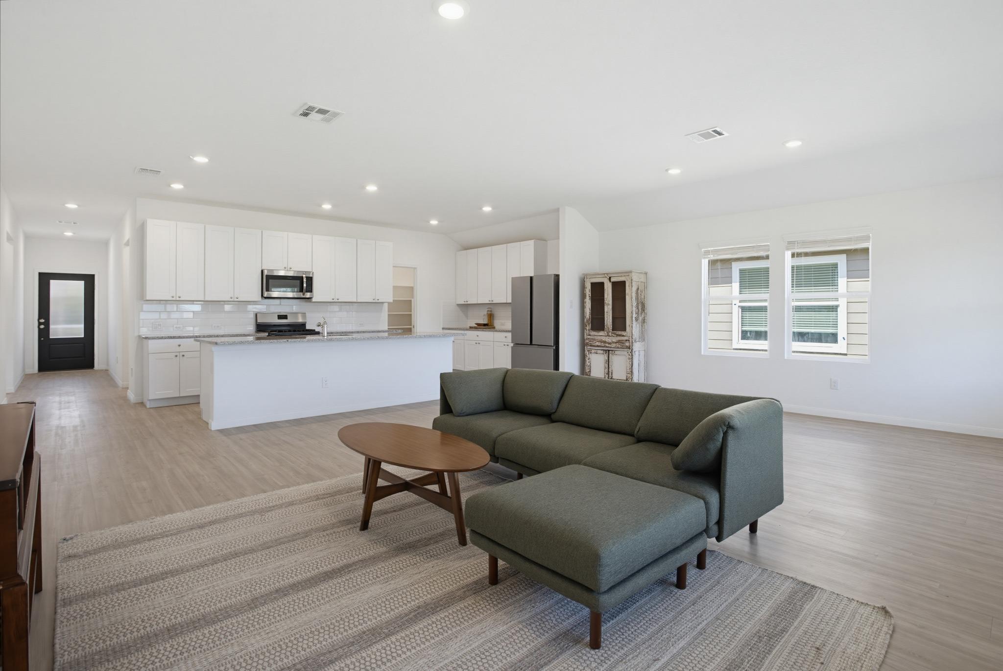 5904 Geronimo WAY