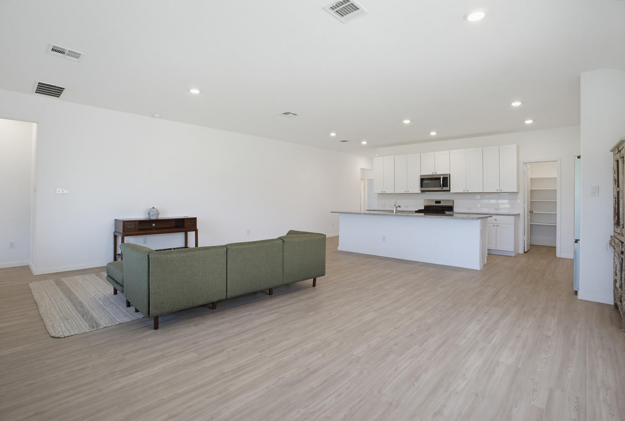 5904 Geronimo WAY