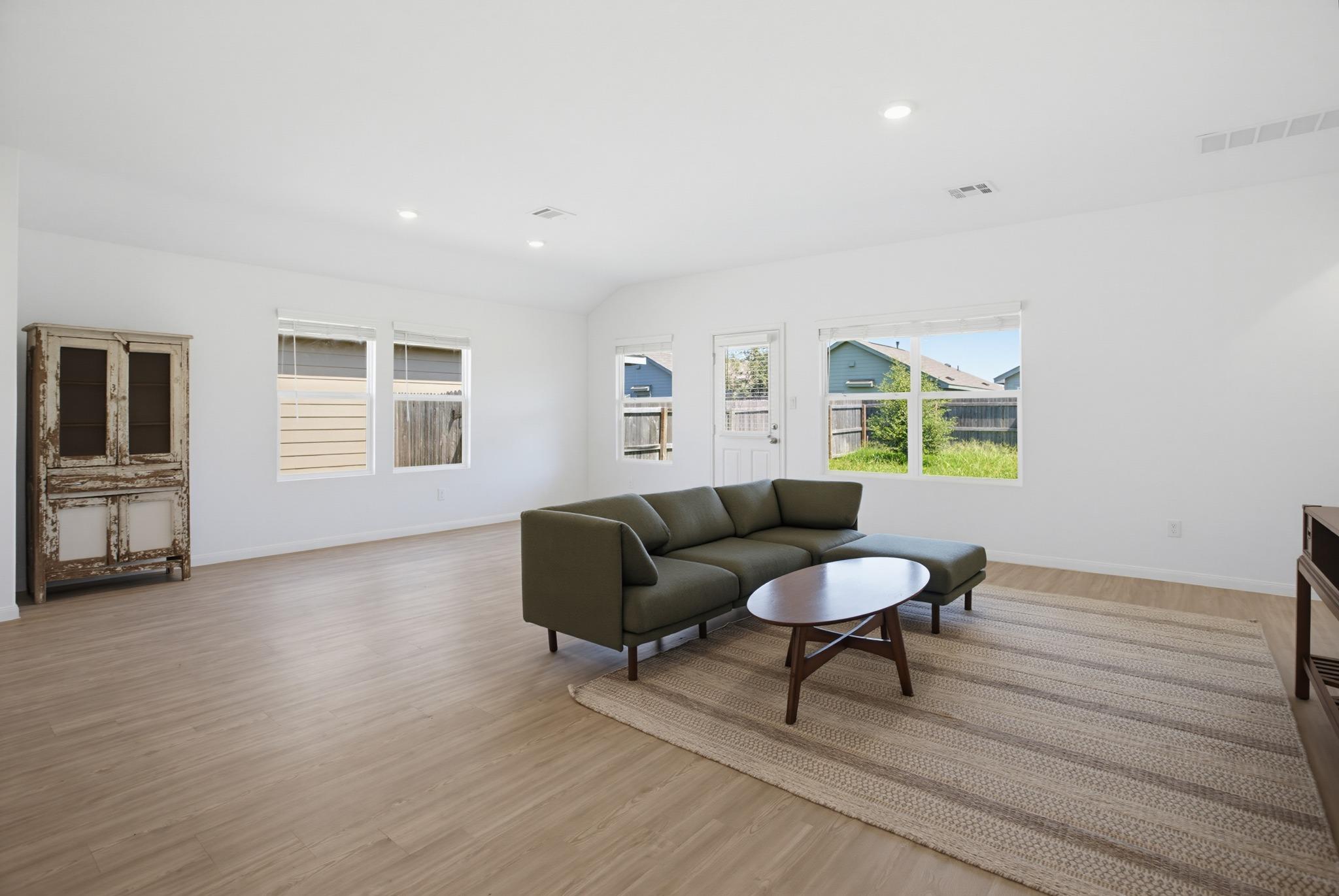 5904 Geronimo WAY
