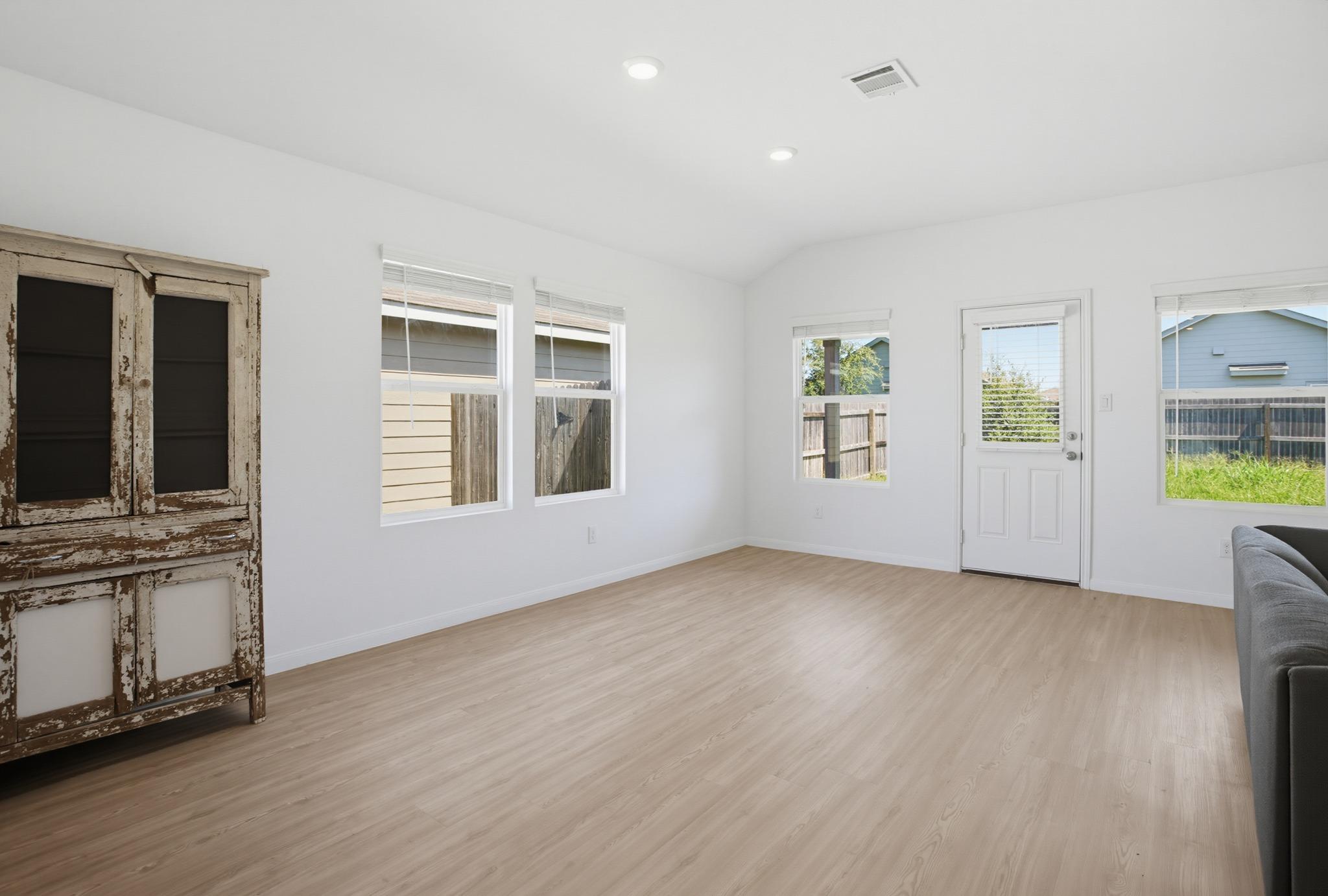 5904 Geronimo WAY