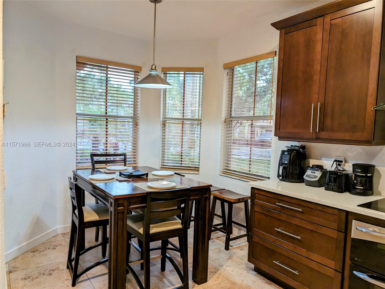 590 Pigeon Plum Way 0