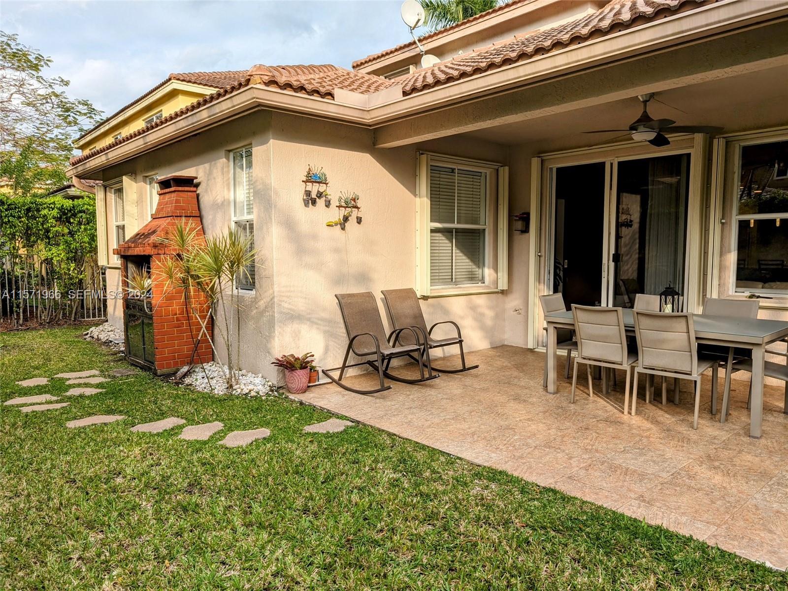 590 Pigeon Plum Way 0