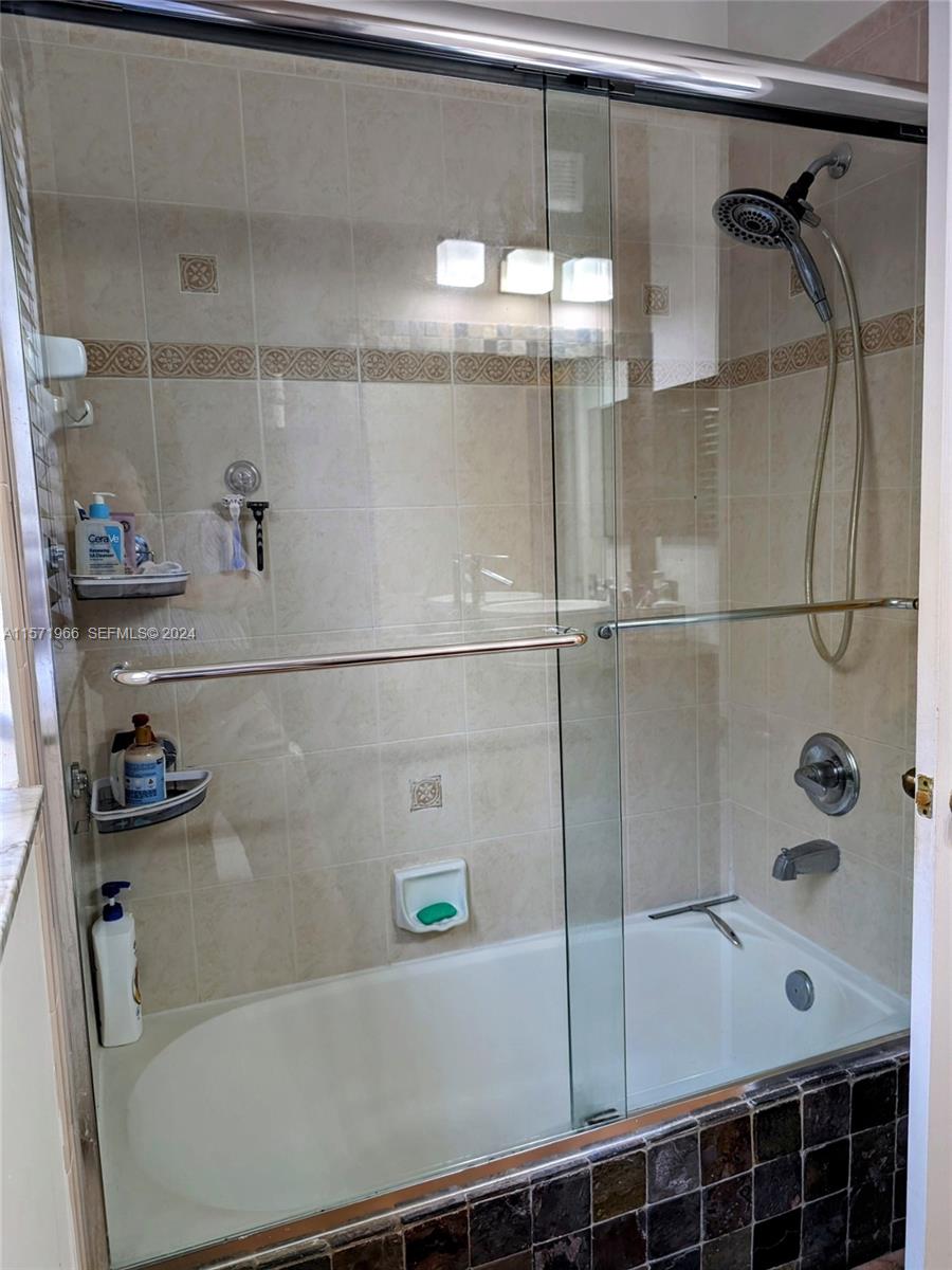 590 Pigeon Plum Way 0