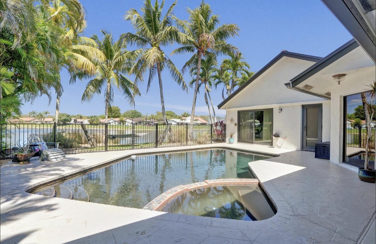 5102 NW 59th Way