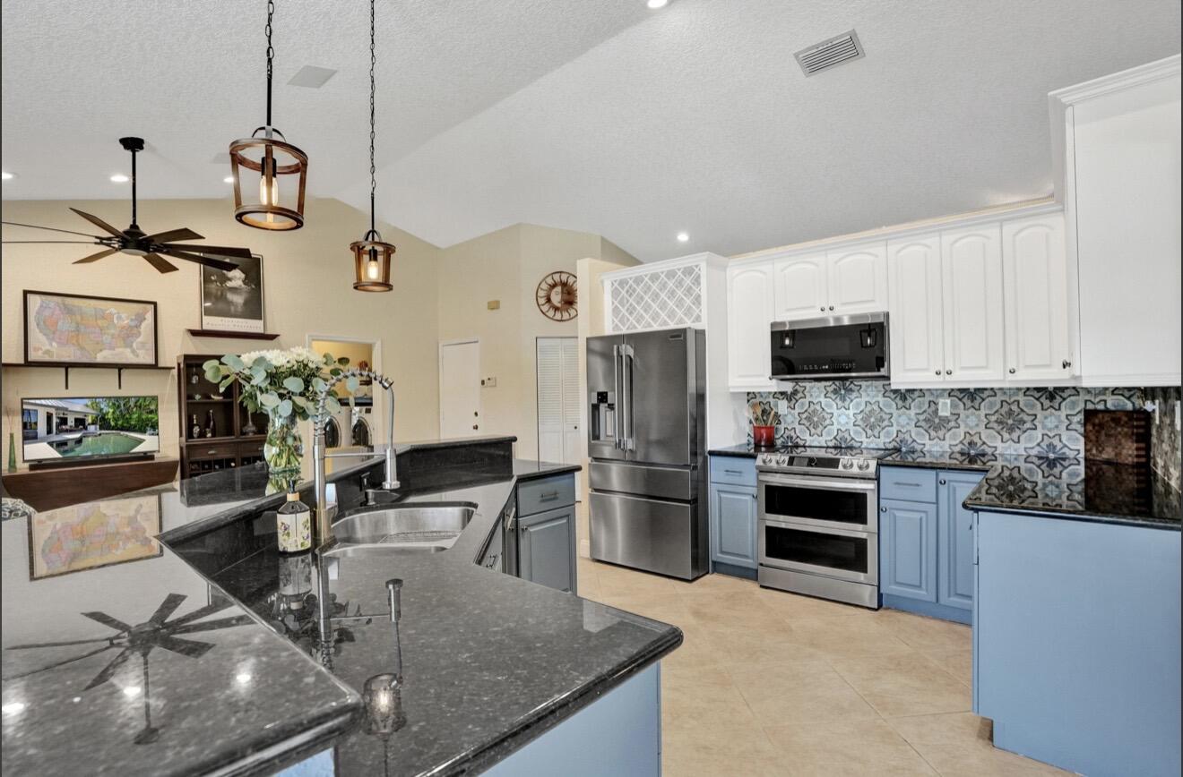 5102 NW 59th Way