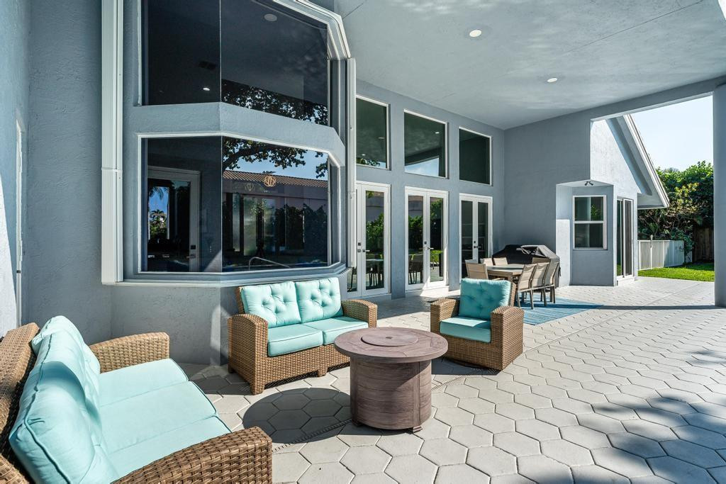 7641 NE Morningside Terrace