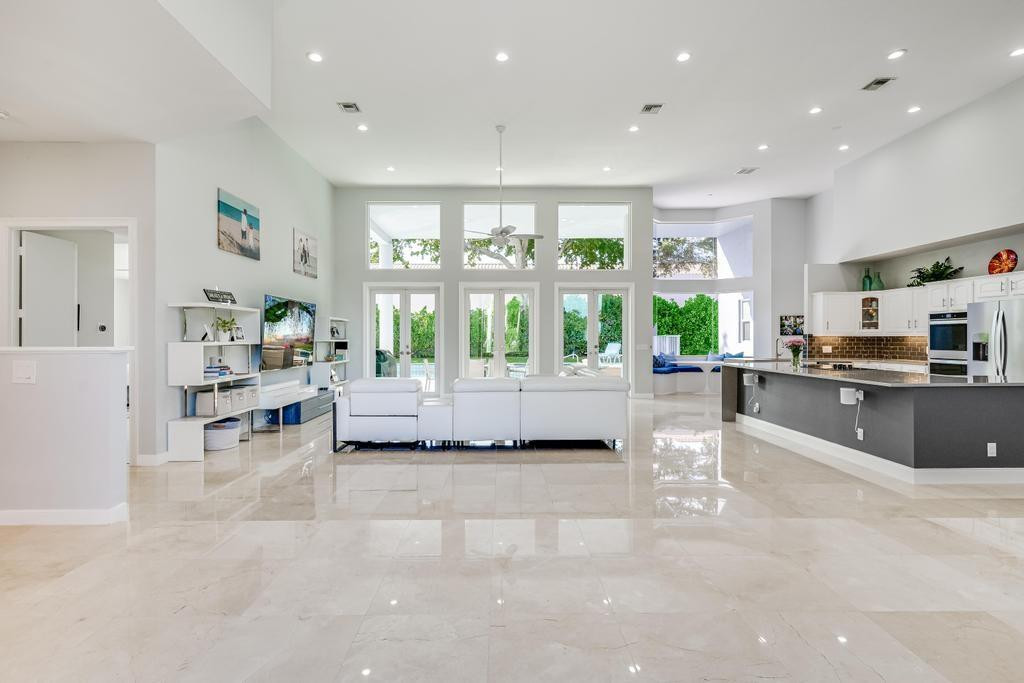 7641 NE Morningside Terrace