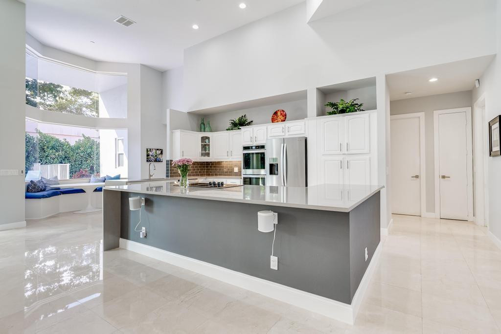 7641 NE Morningside Terrace