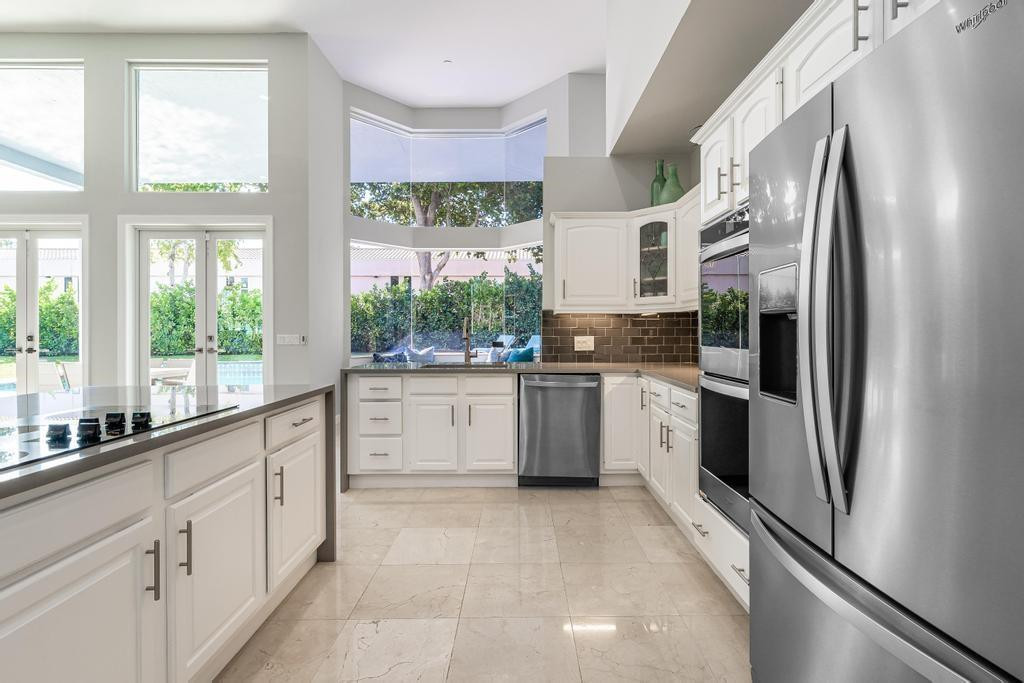 7641 NE Morningside Terrace