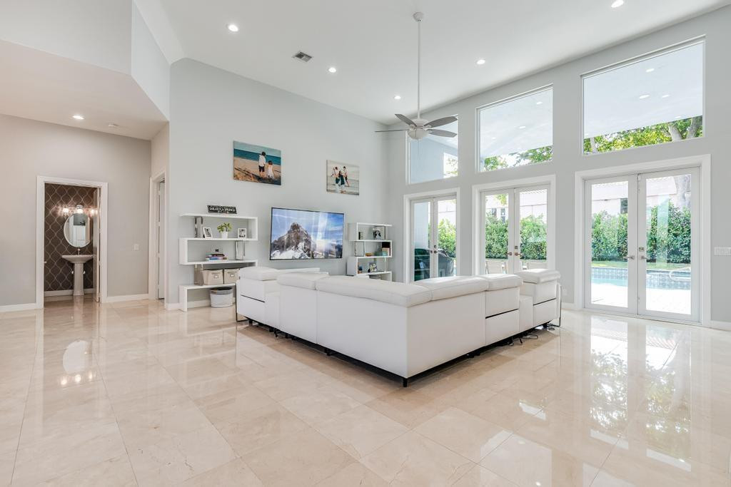 7641 NE Morningside Terrace