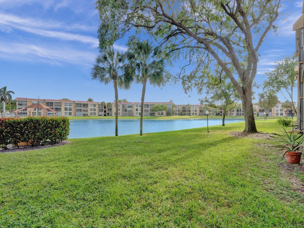 6636 Coral Lake Dr 6636