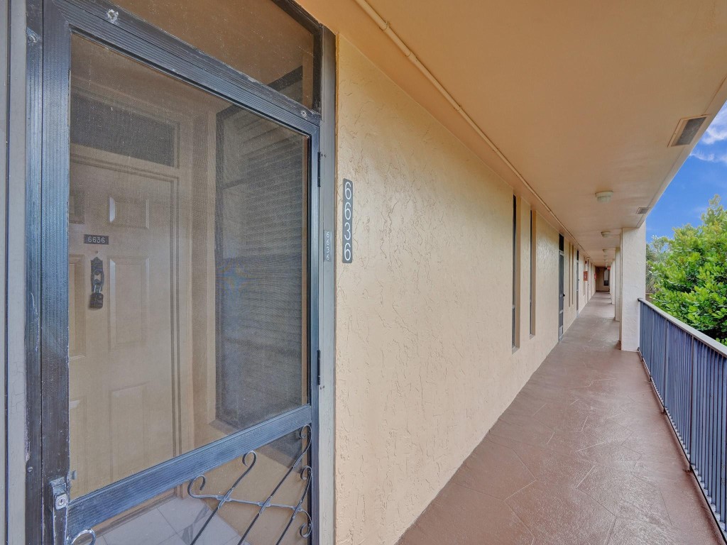 6636 Coral Lake Dr 6636