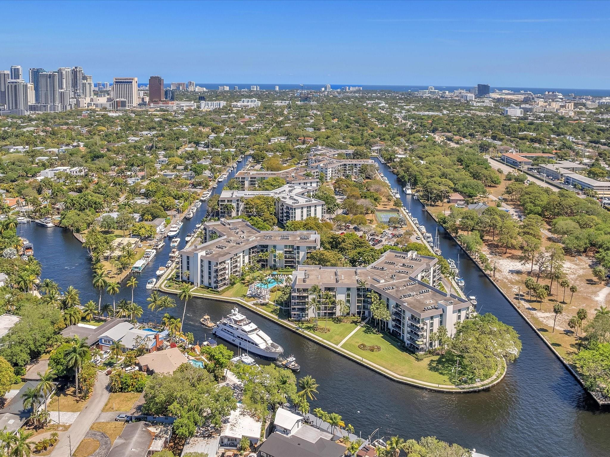 900 River Reach Dr 522