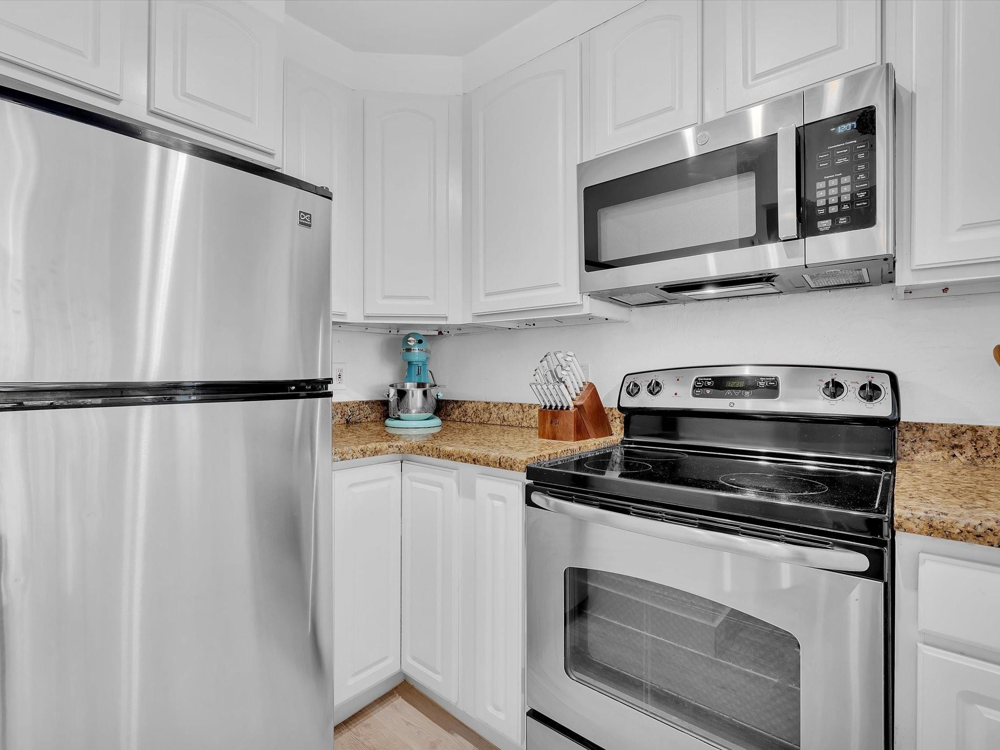 900 River Reach Dr 522