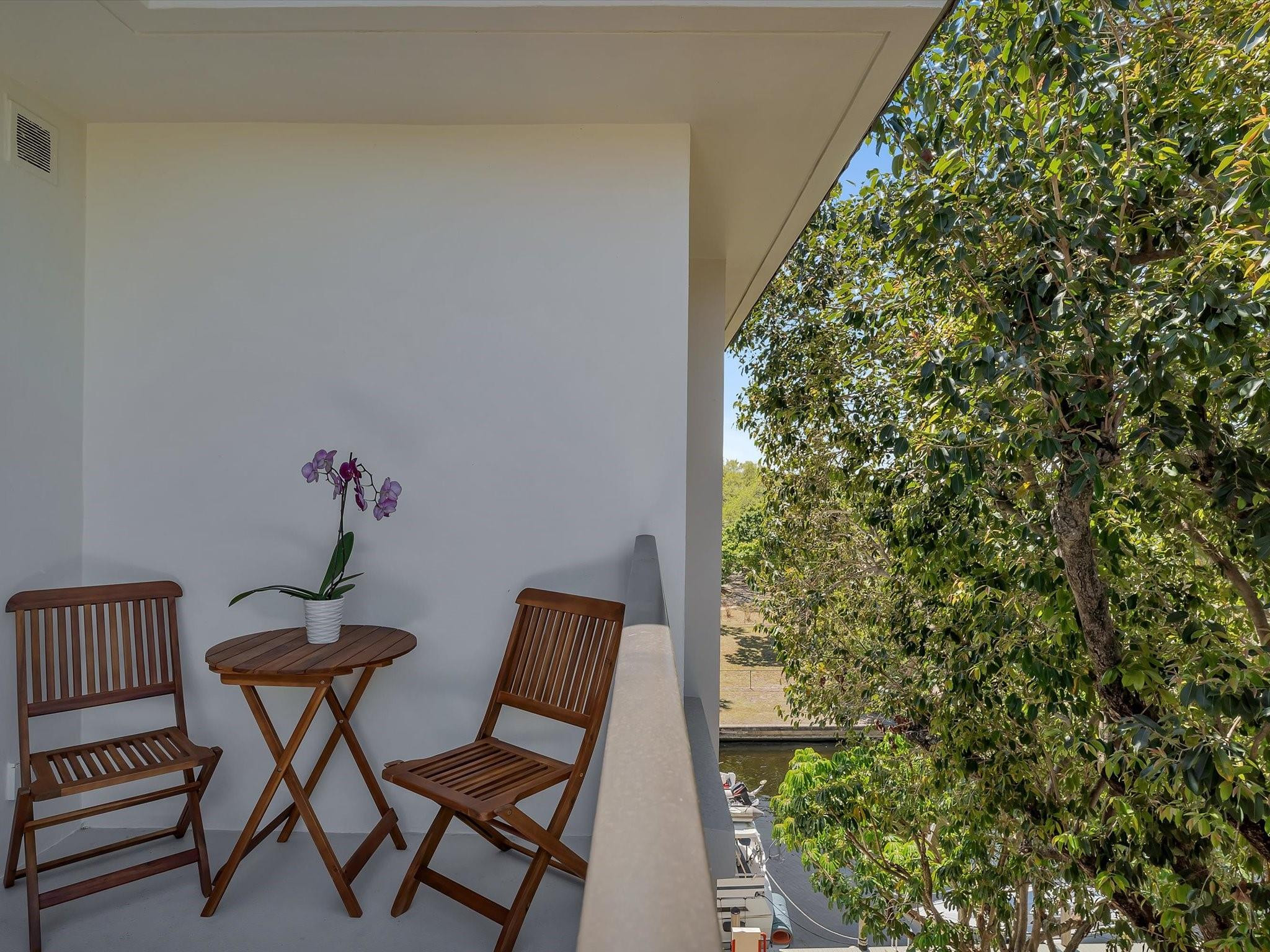 900 River Reach Dr 522