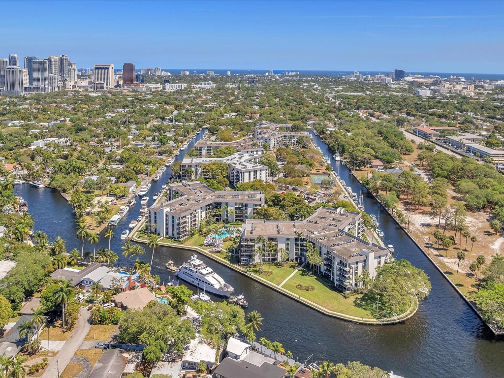 900 River Reach Dr 522