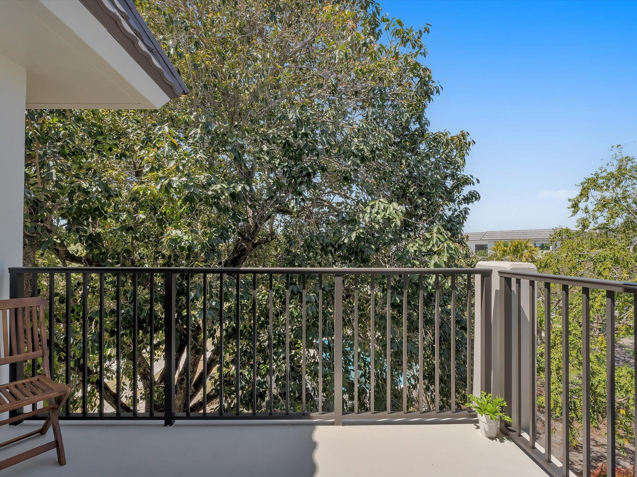 900 River Reach Dr 522