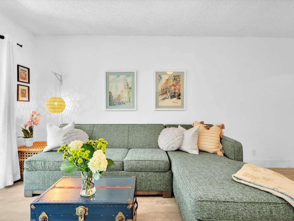 900 River Reach Dr 522