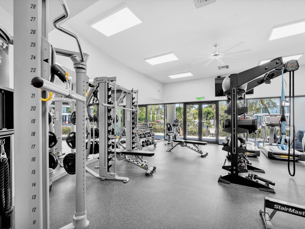 900 River Reach Dr 522