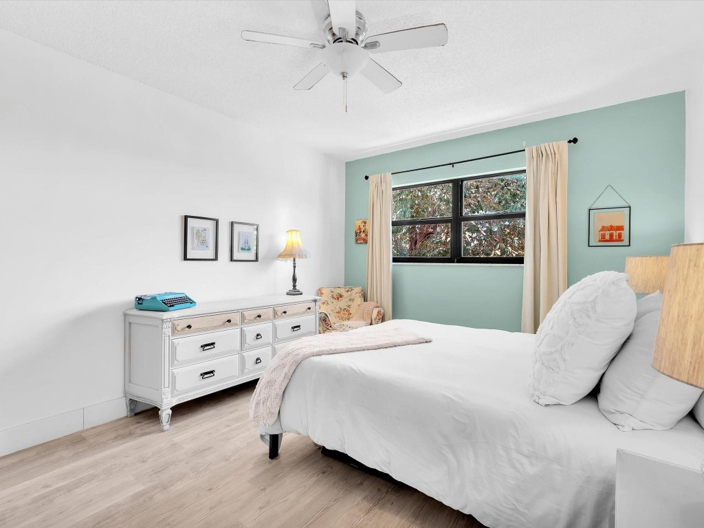 900 River Reach Dr 522