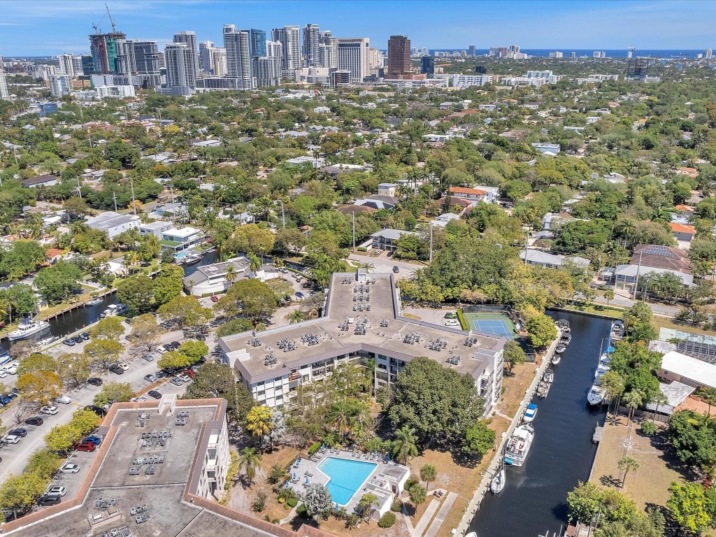 900 River Reach Dr 522