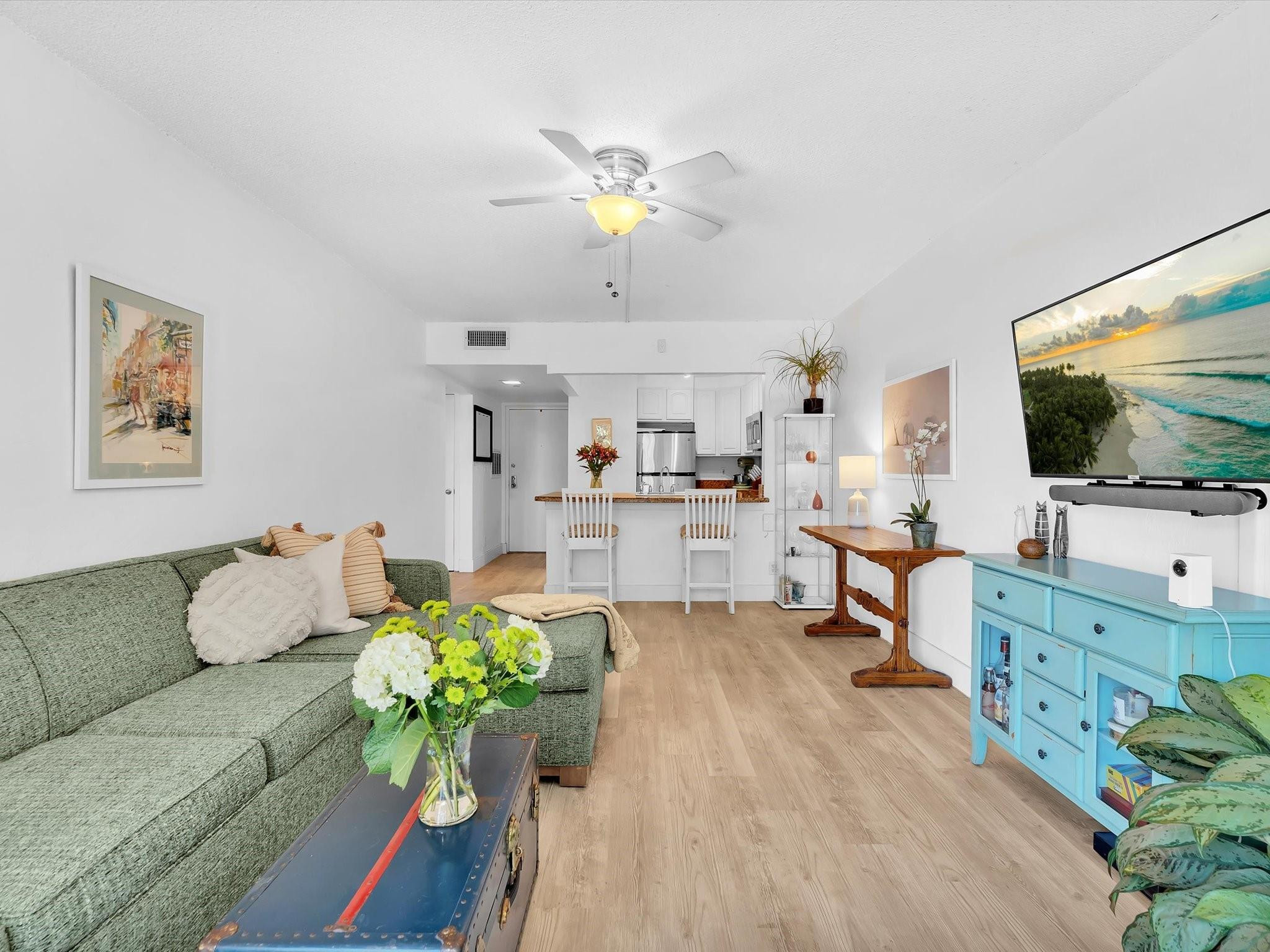 900 River Reach Dr 522