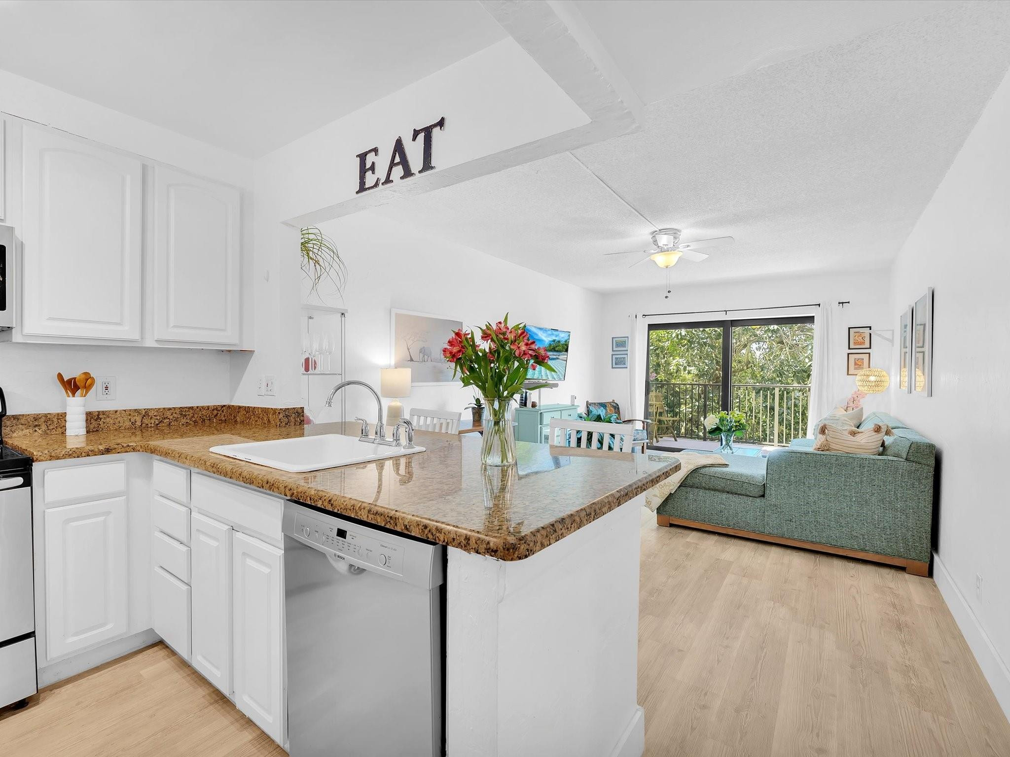 900 River Reach Dr 522