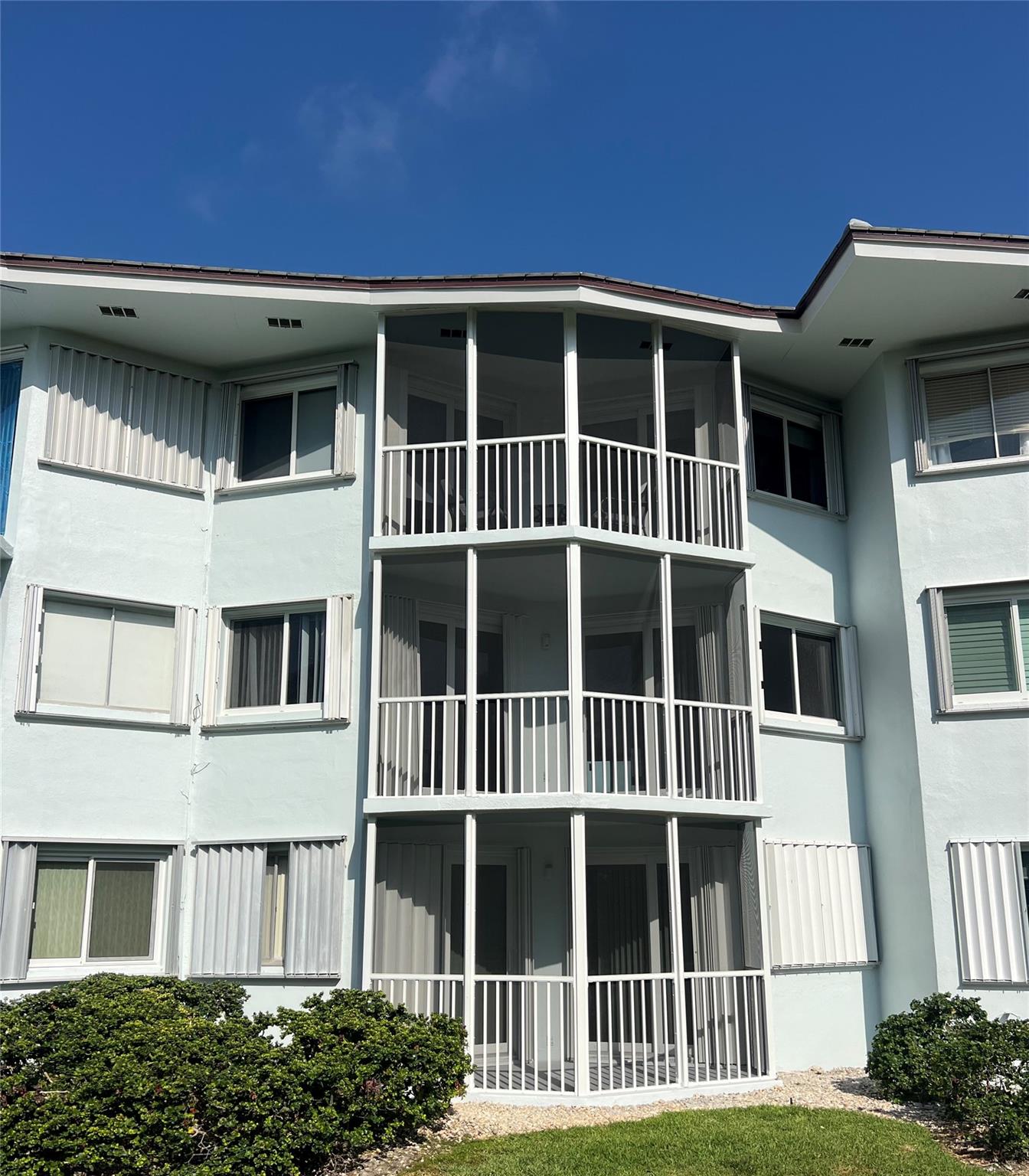 2730 Banyan Rd 33B