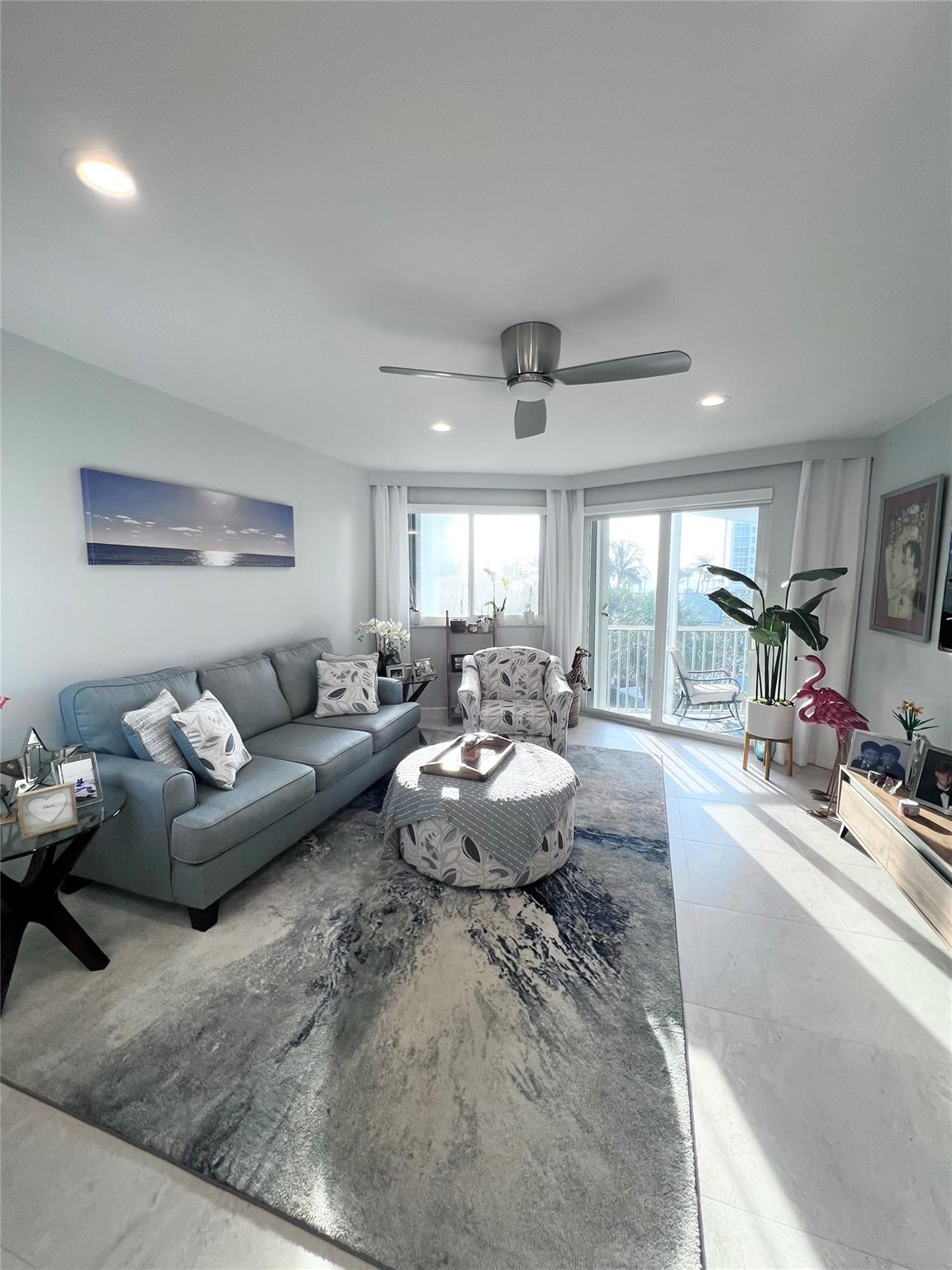 2730 Banyan Rd 33B