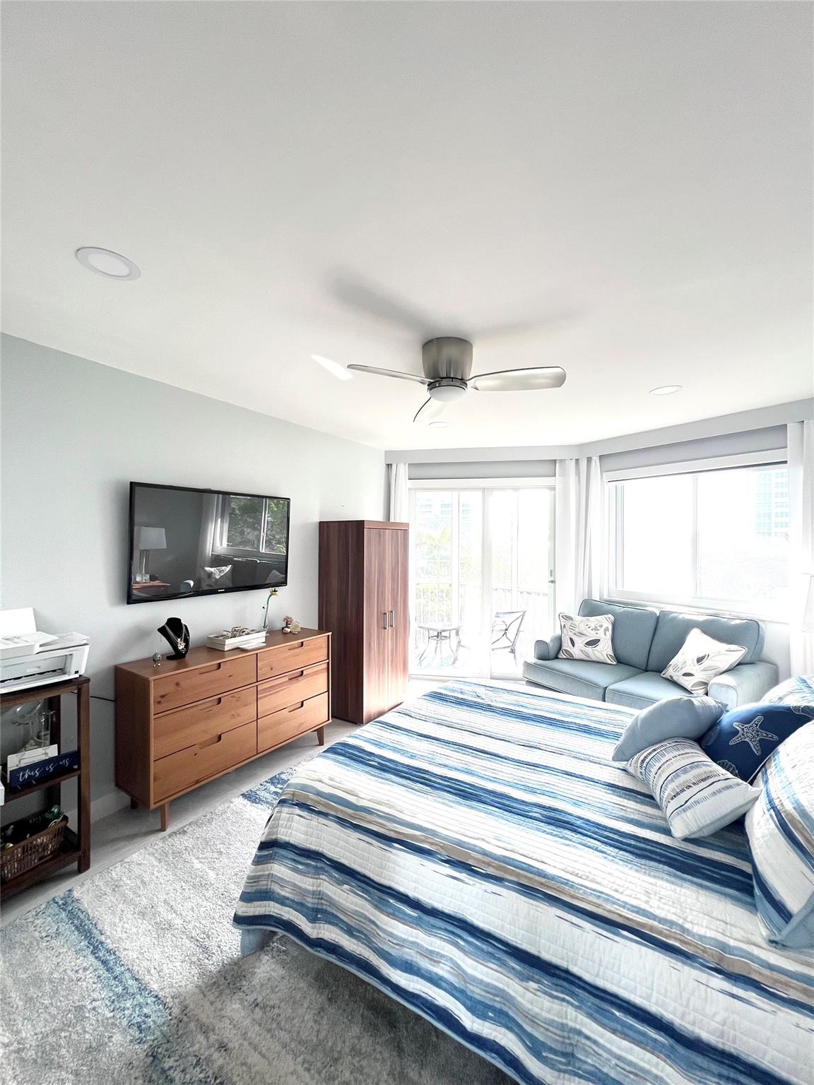 2730 Banyan Rd 33B