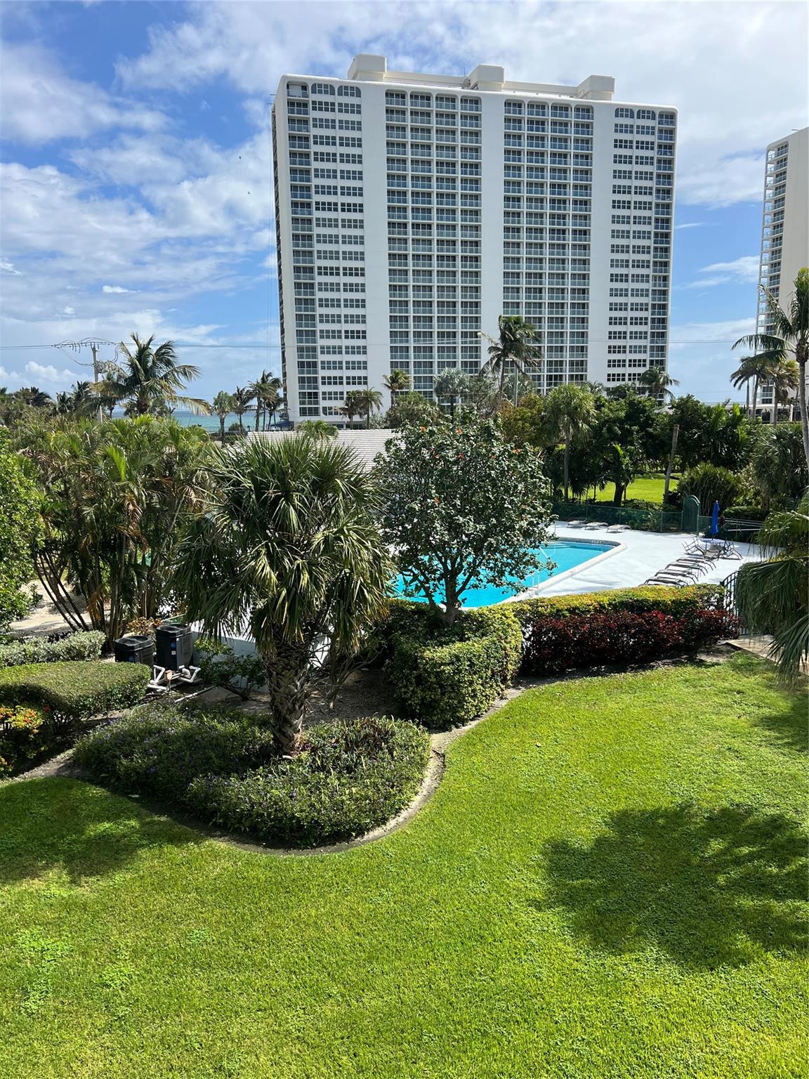 2730 Banyan Rd 33B