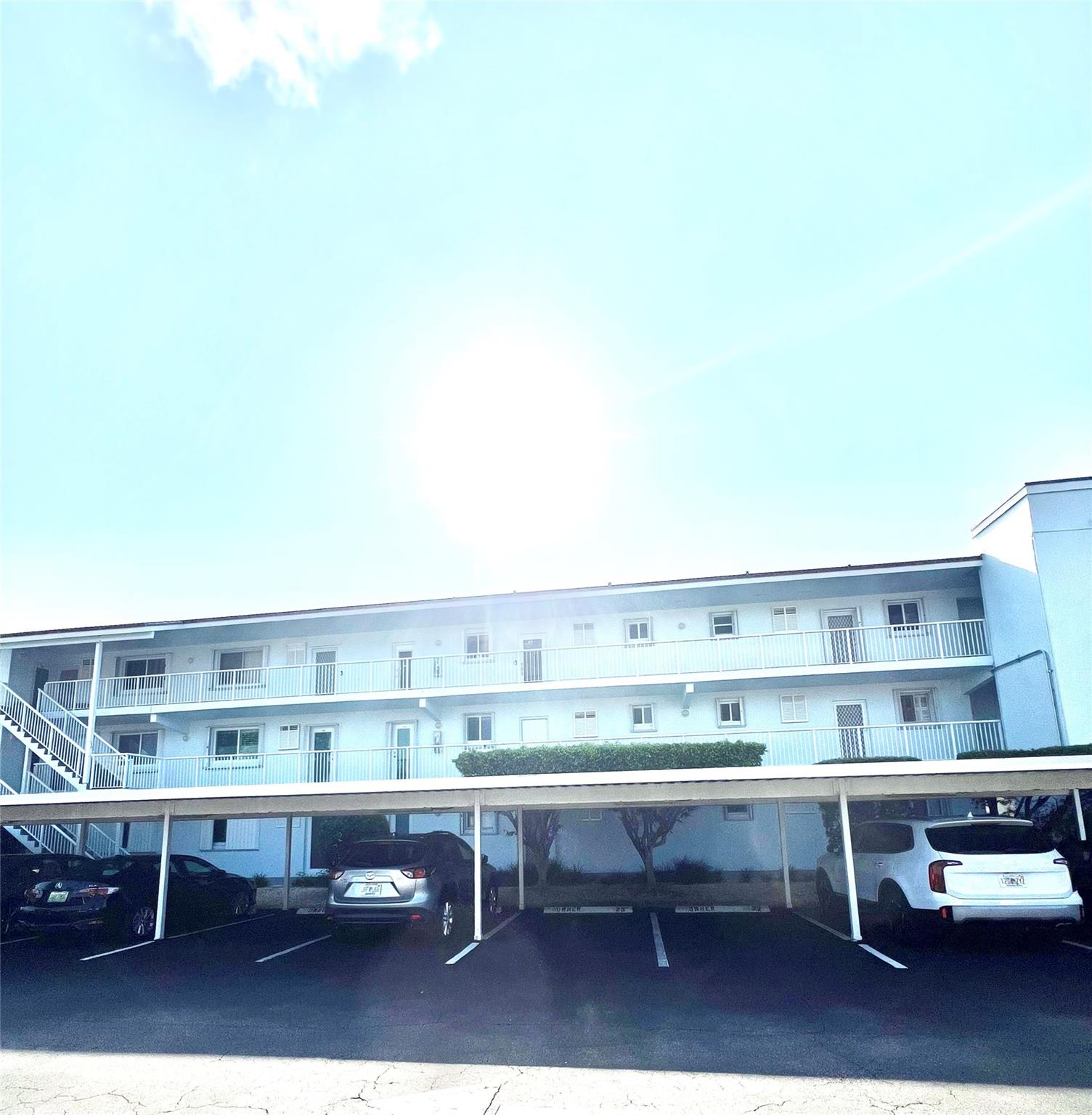 2730 Banyan Rd 33B