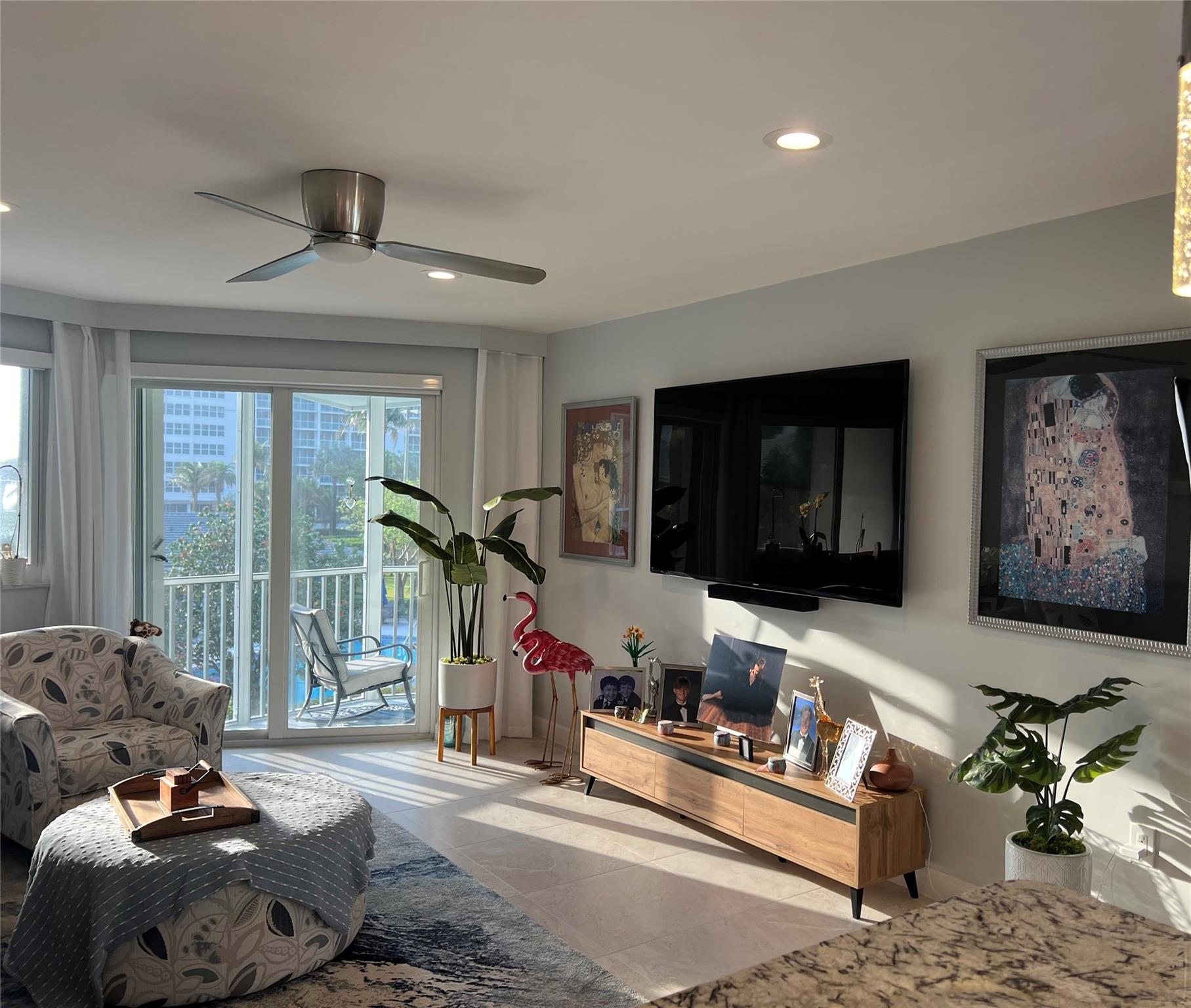 2730 Banyan Rd 33B