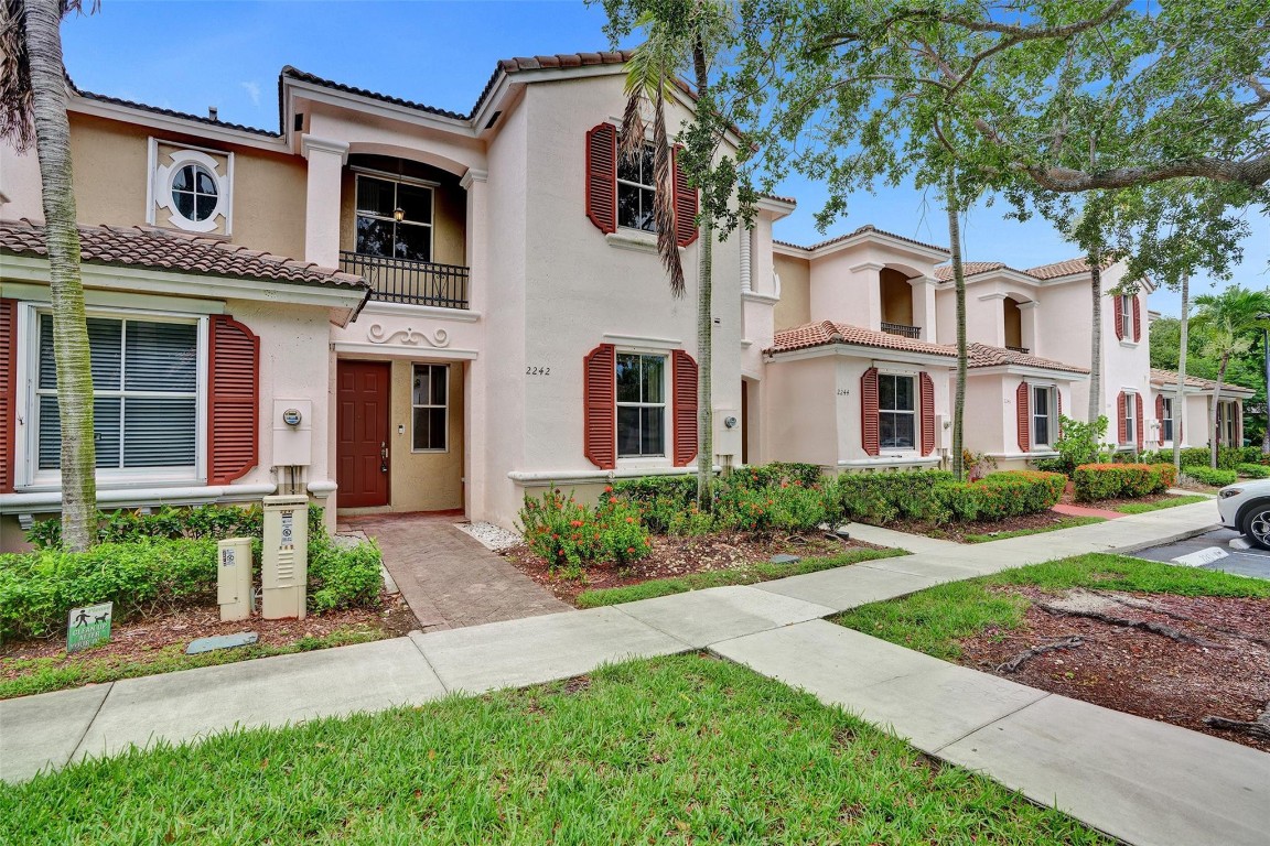 2242 NE 42nd Ave 2242