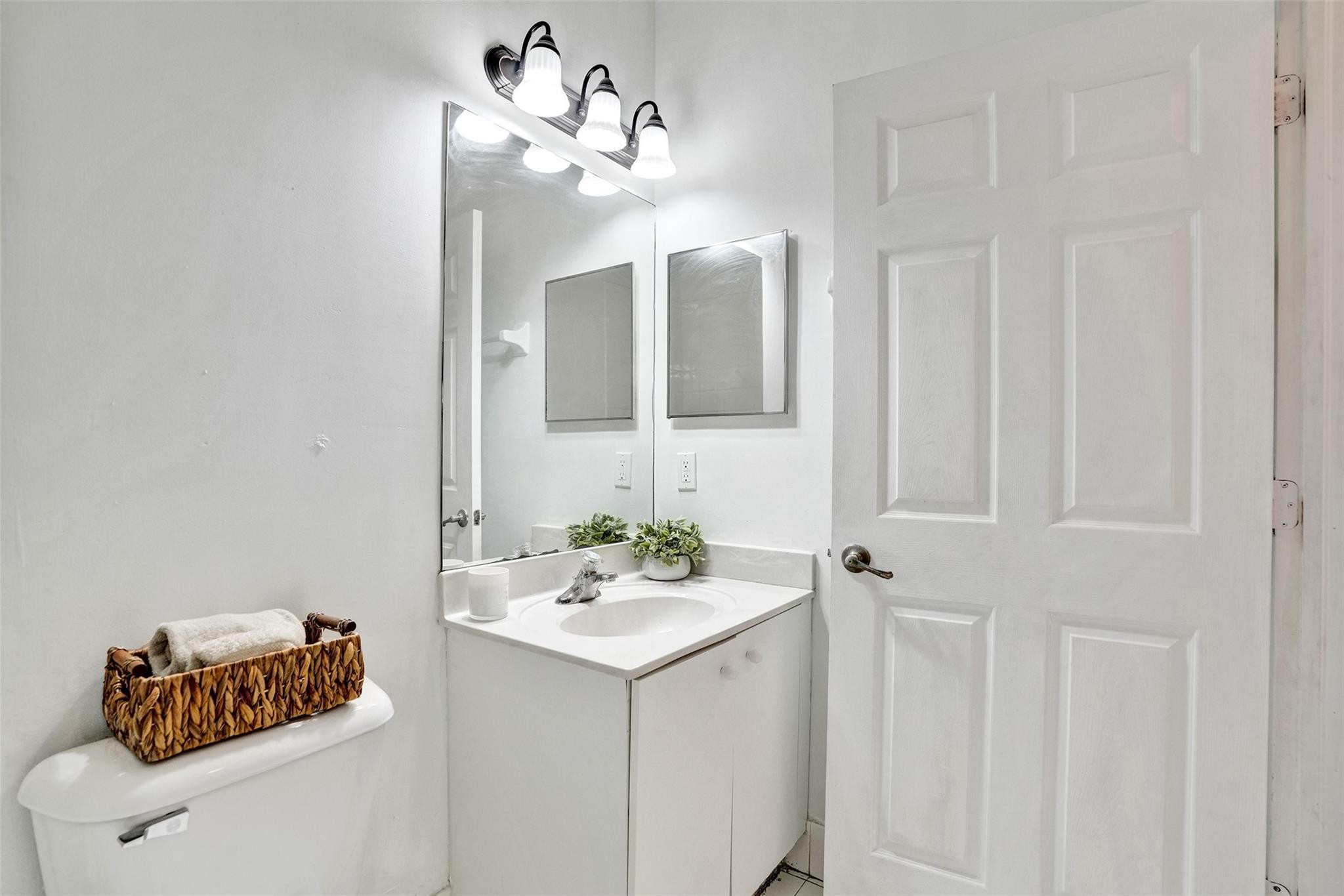 2242 NE 42nd Ave 2242