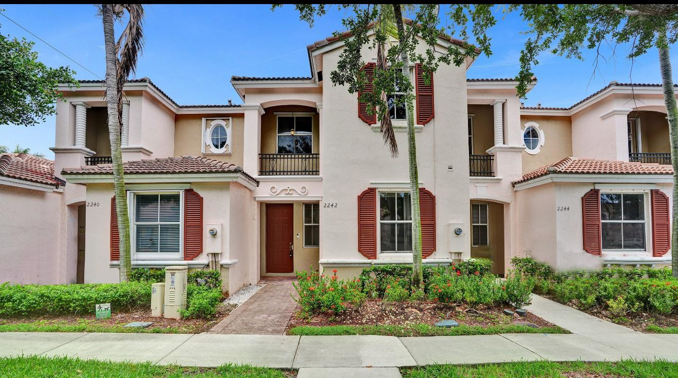 2242 NE 42nd Ave 2242