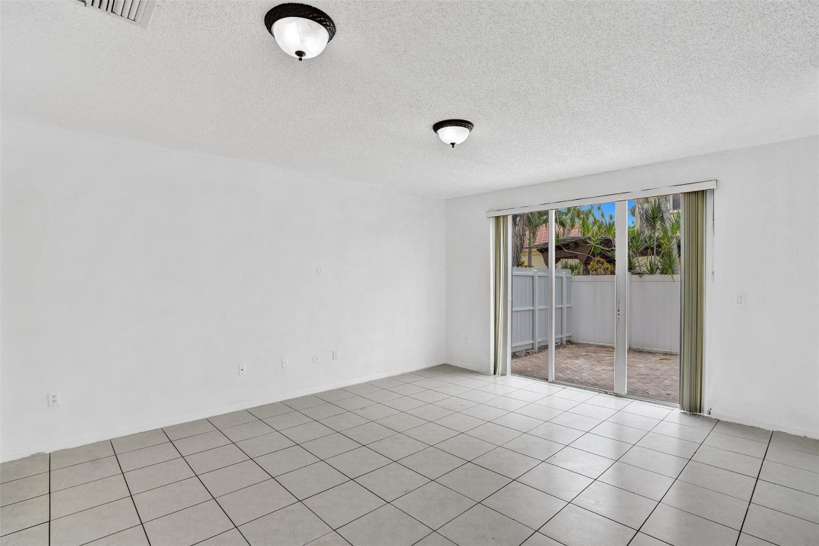 2242 NE 42nd Ave 2242